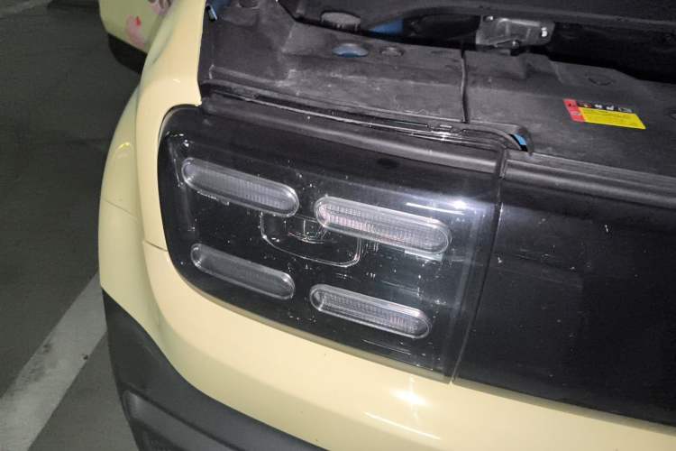 Used Baojun Spark EUV 2024 Prestige Edition 4 Seats Right Front Headlight