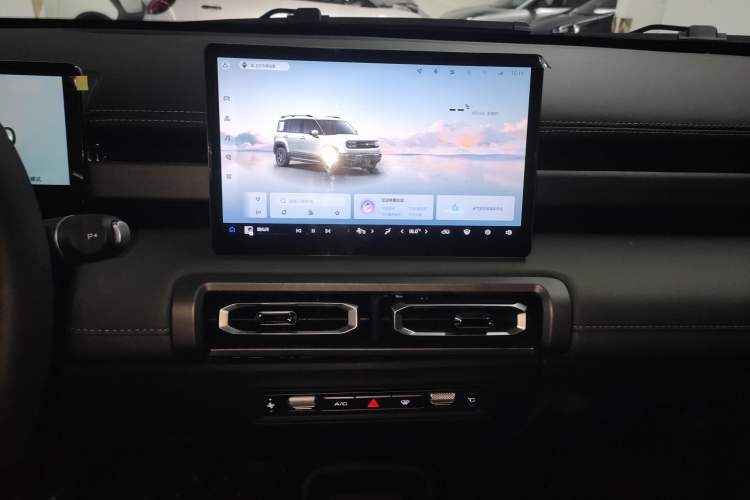 Used Baojun Spark EUV 2025 Flagship Edition 5 Seats Audio And AC Panel