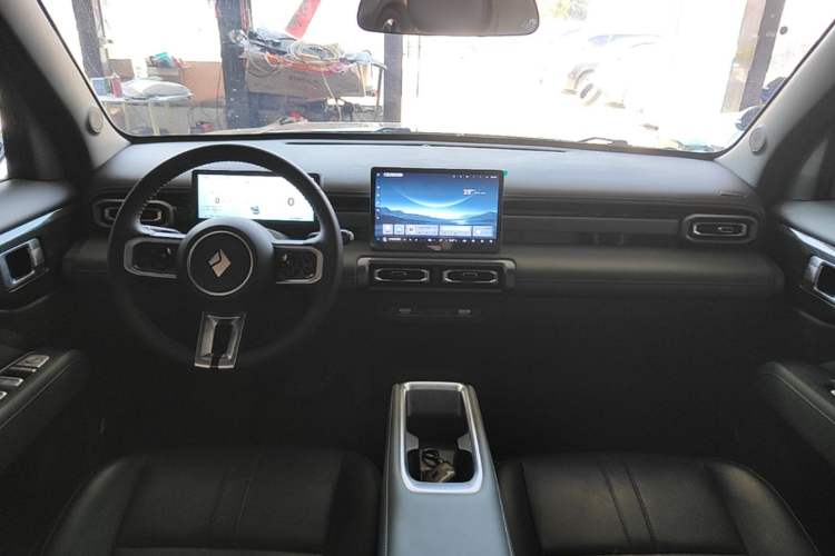 Used Baojun Spark EUV 2025 Flagship Edition 5 Seats Center Console