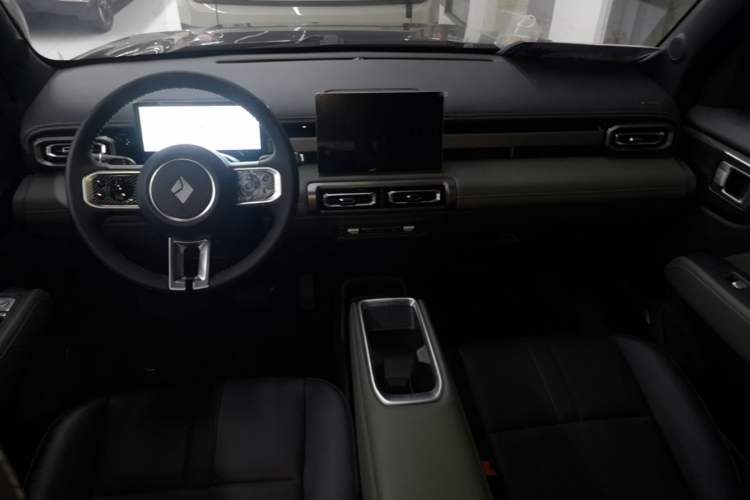 Used Baojun Spark EUV 2025 Flagship Edition 5 Seats Center Console