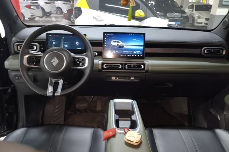 Used Baojun Spark EUV 2025 Flagship Edition 5 Seats Center Console