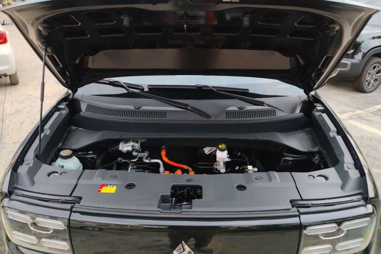 Used Baojun Spark EUV 2025 Flagship Edition 5 Seats Engine Bay