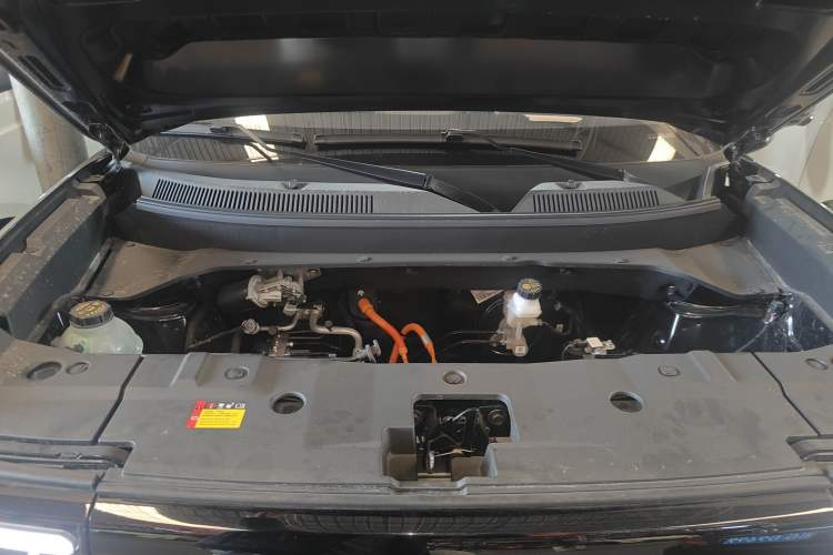 Used Baojun Spark EUV 2025 Flagship Edition 5 Seats Engine Bay
