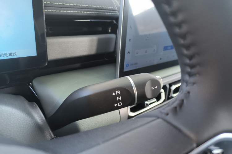 Used Baojun Spark EUV 2025 Flagship Edition 5 Seats Gear Lever