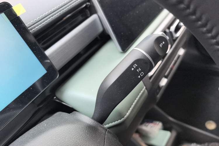 Used Baojun Spark EUV 2025 Flagship Edition 5 Seats Gear Lever
