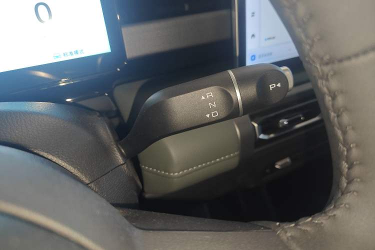 Used Baojun Spark EUV 2025 Flagship Edition 5 Seats Gear Lever