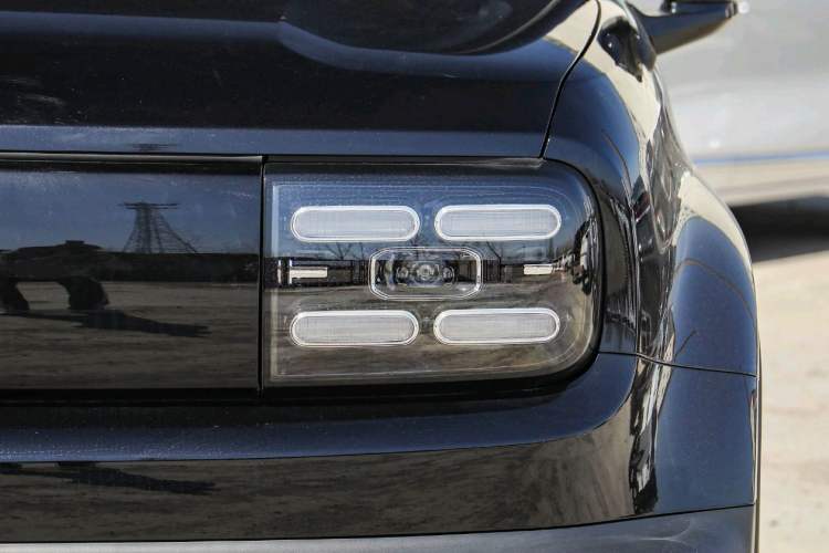 Used Baojun Spark EUV 2025 Flagship Edition 5 Seats Left Front Headlight