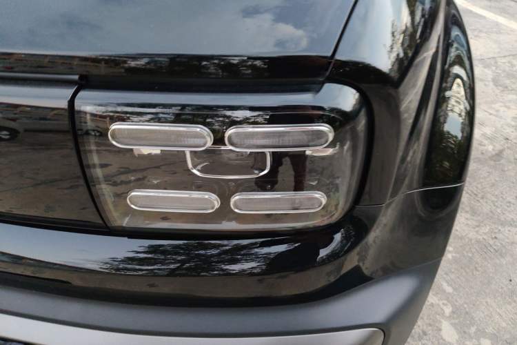 Used Baojun Spark EUV 2025 Flagship Edition 5 Seats Left Front Headlight