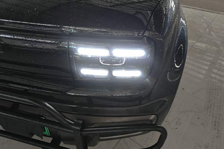 Used Baojun Spark EUV 2025 Flagship Edition 5 Seats Left Front Headlight