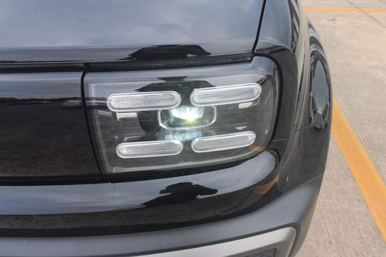 Used Baojun Spark EUV 2025 Flagship Edition 5 Seats Left Front Headlight