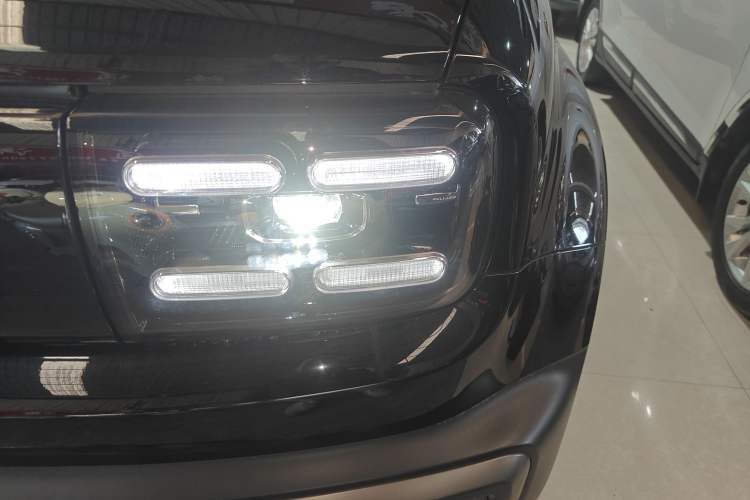 Used Baojun Spark EUV 2025 Flagship Edition 5 Seats Left Front Headlight