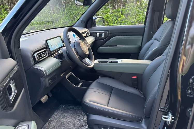 Used Baojun Spark EUV 2025 Flagship Edition 5 Seats Left Front Seat