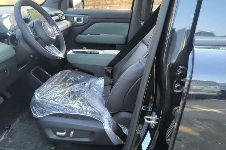 Used Baojun Spark EUV 2025 Flagship Edition 5 Seats Left Front Seat