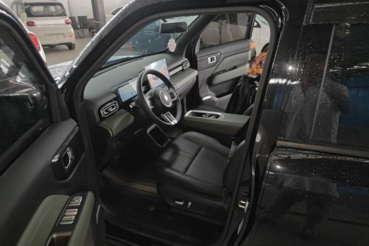Used Baojun Spark EUV 2025 Flagship Edition 5 Seats Left Front Seat