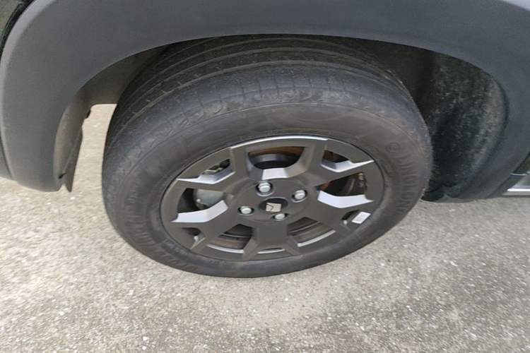 Used Baojun Spark EUV 2025 Flagship Edition 5 Seats Left Front Wheel Hub
