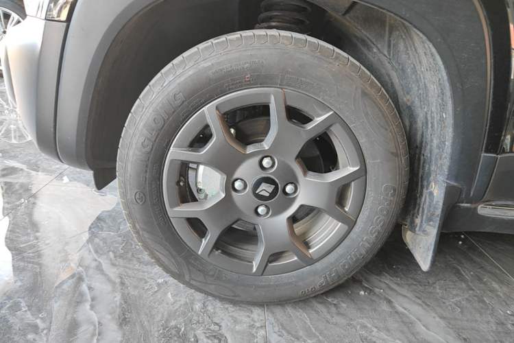 Used Baojun Spark EUV 2025 Flagship Edition 5 Seats Left Front Wheel Hub
