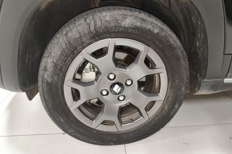 Used Baojun Spark EUV 2025 Flagship Edition 5 Seats Left Front Wheel Hub