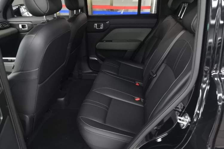 Used Baojun Spark EUV 2025 Flagship Edition 5 Seats Left Rear Seat