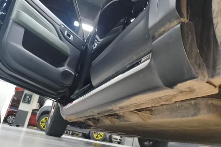 Used Baojun Spark EUV 2025 Flagship Edition 5 Seats Left Side Sill