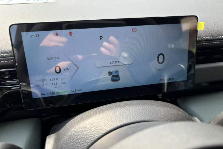 Used Baojun Spark EUV 2025 Flagship Edition 5 Seats Odometer Close Up