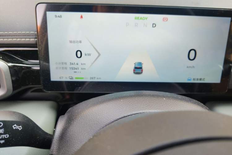 Used Baojun Spark EUV 2025 Flagship Edition 5 Seats Odometer Close Up