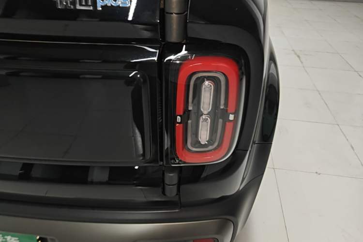 Used Baojun Spark EUV 2025 Flagship Edition 5 Seats Right Rear Taillight