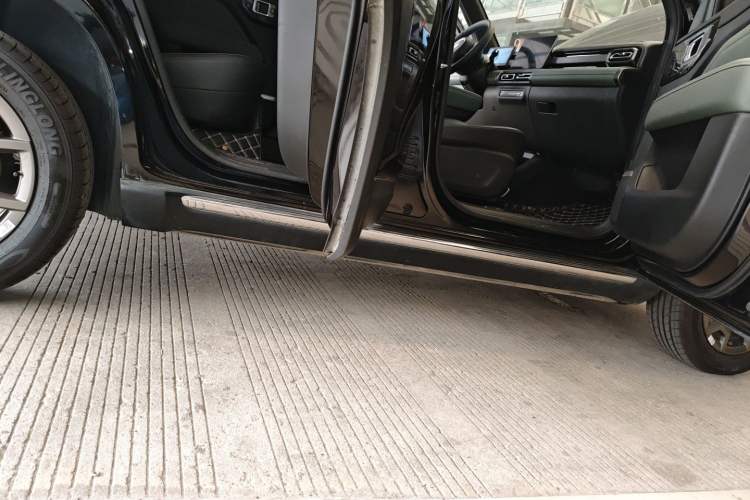 Used Baojun Spark EUV 2025 Smart Luxury Edition 5 Seats Right Side Sill
