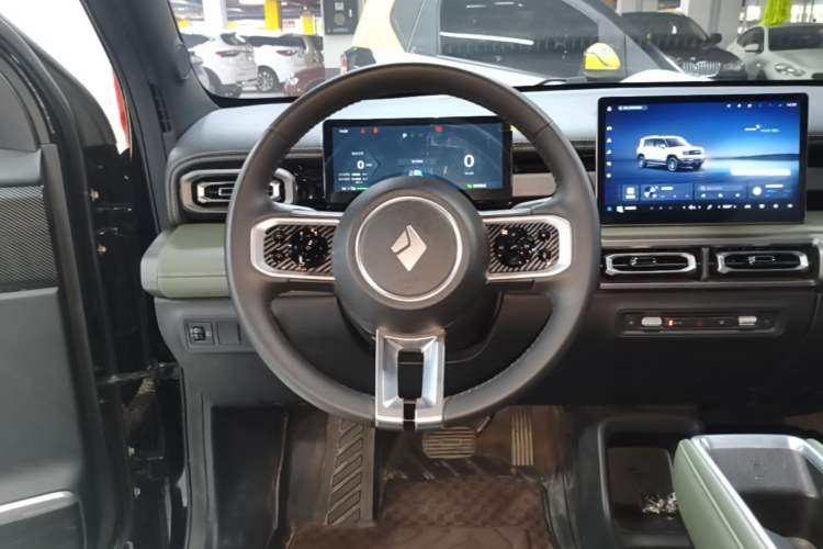 Used Baojun Spark EUV 2025 Flagship Edition 5 Seats Steering Wheel