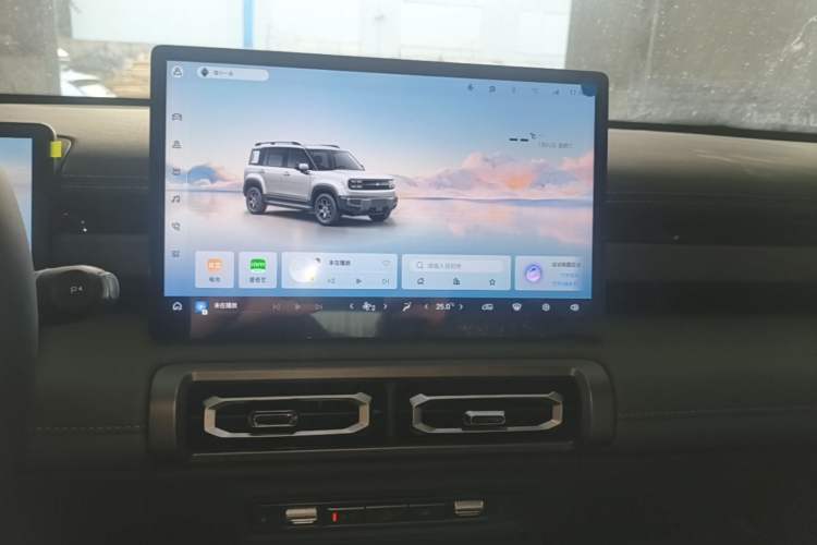 Used Baojun Spark EUV 2025 Flagship Edition 5 Seats Audio And AC Panel