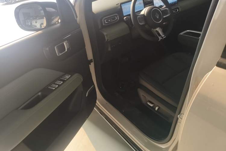 Used Baojun Spark EUV 2025 Flagship Edition 5 Seats Driver Seat