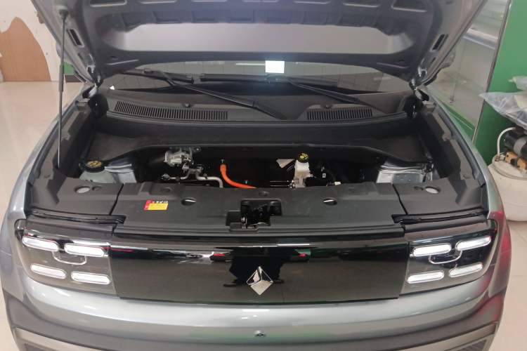 Used Baojun Spark EUV 2025 Flagship Edition 5 Seats Engine Bay