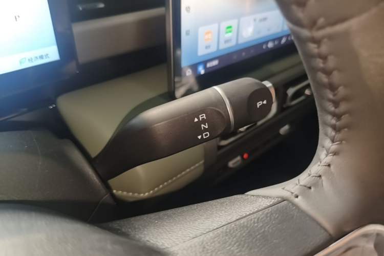 Used Baojun Spark EUV 2025 Flagship Edition 5 Seats Gear Lever