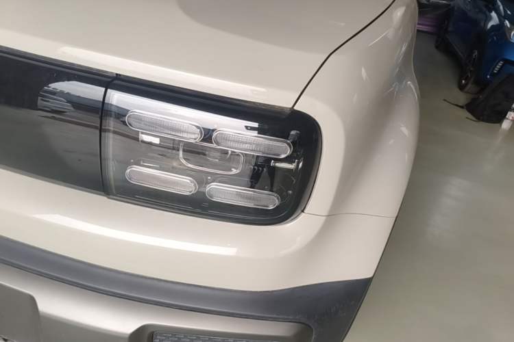 Used Baojun Spark EUV 2025 Flagship Edition 5 Seats Left Front Headlight