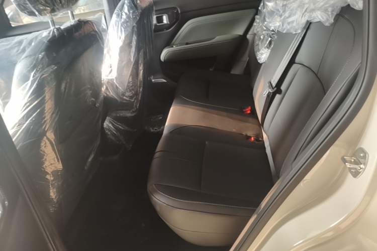 Used Baojun Spark EUV 2025 Flagship Edition 5 Seats Left Rear Seat