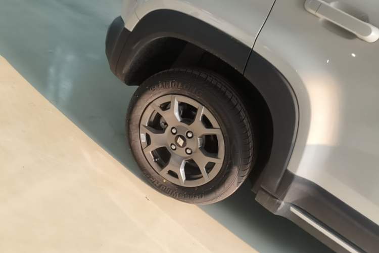 Used Baojun Spark EUV 2025 Flagship Edition 5 Seats Right Rear Wheel Hub