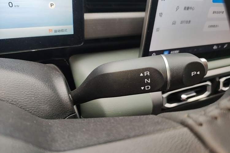 Used Baojun Spark EUV 2025 Flagship Edition 5 Seats Gear Lever