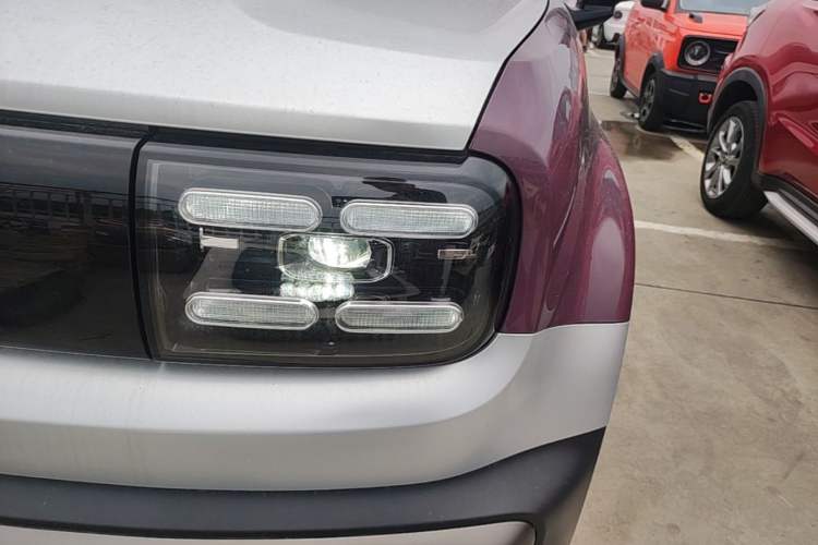 Used Baojun Spark EUV 2025 Flagship Edition 5 Seats Left Front Headlight