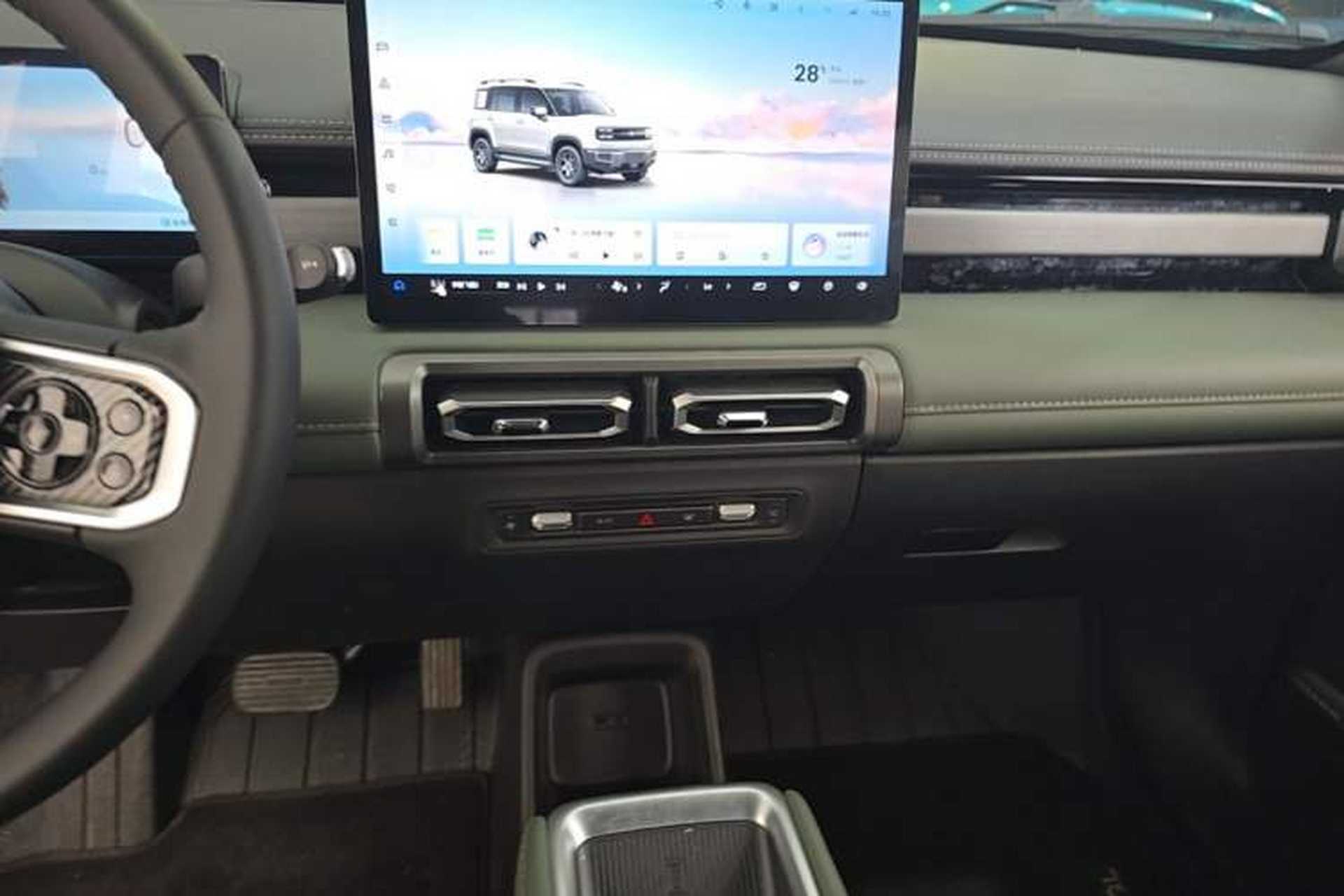 Used Baojun Spark EUV 2025 Smart Luxury Edition 5 Seats Audio And AC Panel