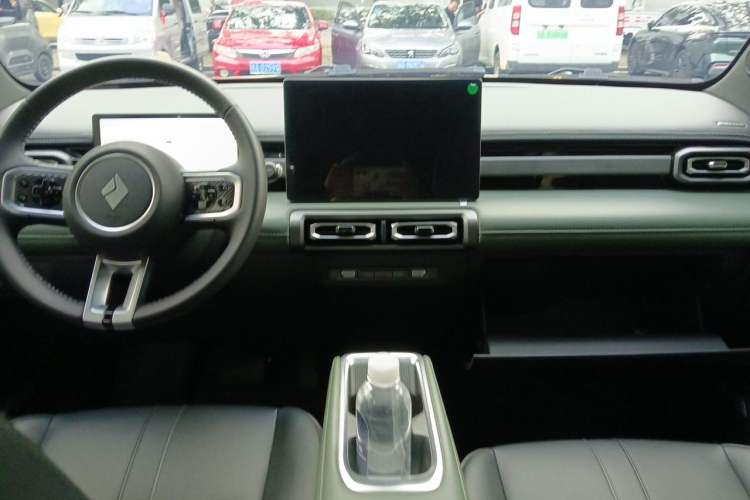 Used Baojun Spark EUV 2025 Smart Luxury Edition 5 Seats Center Console