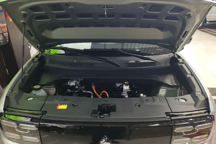 Used Baojun Spark EUV 2025 Flagship Edition 5 Seats Engine Bay