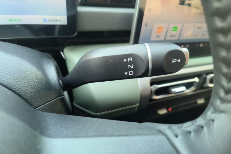 Used Baojun Spark EUV 2025 Smart Luxury Edition 5 Seats Gear Lever