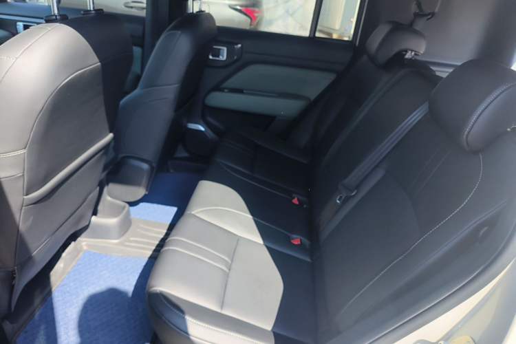 Used Baojun Spark EUV 2025 Smart Luxury Edition 5 Seats Left Rear Seat