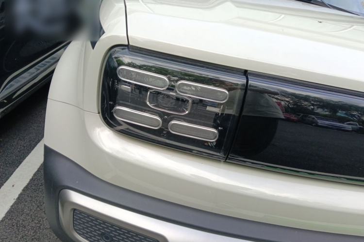 Used Baojun Spark EUV 2025 Smart Luxury Edition 5 Seats Right Front Headlight