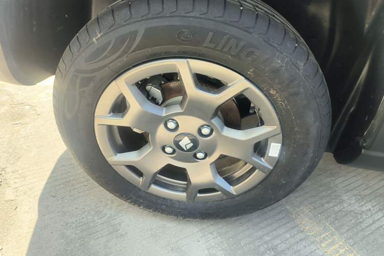 Used Baojun Spark EUV 2025 Smart Luxury Edition 5 Seats Right Rear Wheel Hub