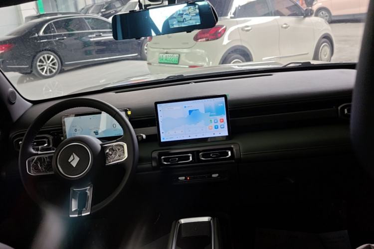 Used Baojun Spark EUV 2025 Flagship Edition 5 Seats Center Console