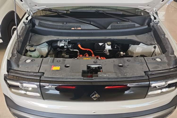 Used Baojun Spark EUV 2025 Flagship Edition 5 Seats Engine Bay