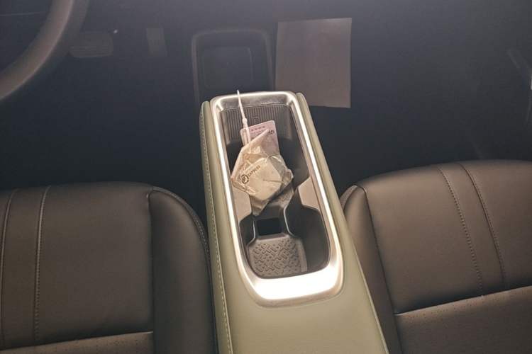 Used Baojun Spark EUV 2025 Flagship Edition 5 Seats Gear Lever
