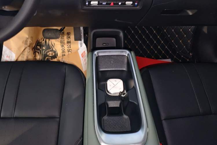 Used Baojun Spark EUV 2025 Flagship Edition 5 Seats Gear Lever