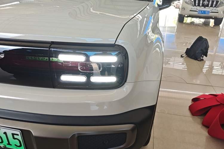 Used Baojun Spark EUV 2025 Flagship Edition 5 Seats Left Front Headlight