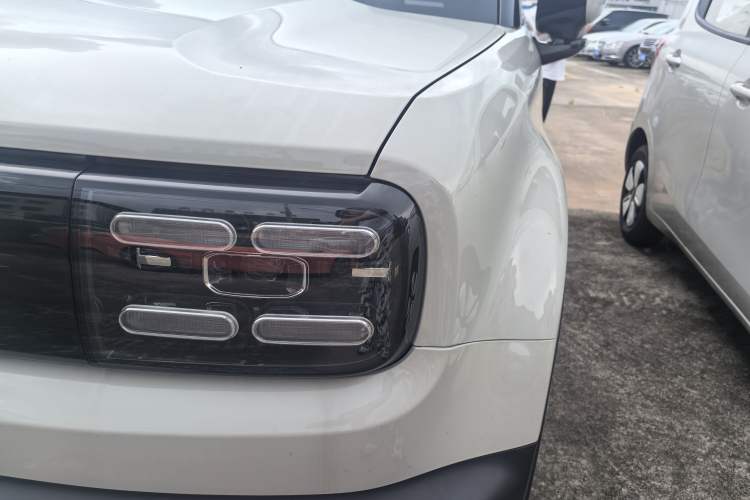 Used Baojun Spark EUV 2025 Flagship Edition 5 Seats Left Front Headlight